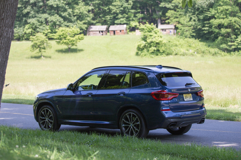 Illustration for article titled The 2018 BMW X3 M40i Makes the Crossover Apocalypse a Little More Tolerable